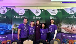 Drevárska fakulta sa predstavila na veľtrhu ALMA MATER v Banskej Bystrici