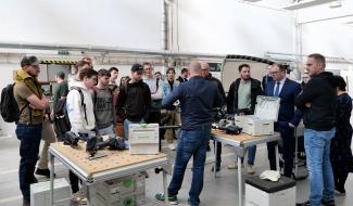 Odborný seminár „Plošné tvarovanie v nábytkárskej praxi“ priniesol inšpiráciu, poznanie aj reálnu výrobnú skúsenosť