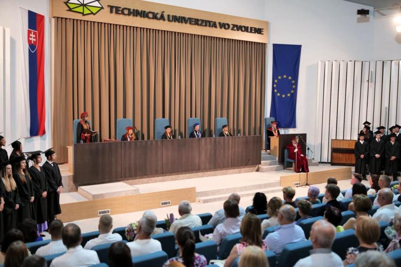 Slávnostné promócie absolventov II. stupňa 2026 na Drevárskej fakulte TUZVO