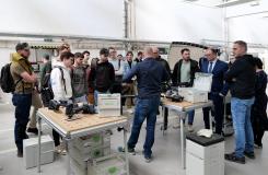 Odborný seminár „Plošné tvarovanie v nábytkárskej praxi“ priniesol inšpiráciu, poznanie aj reálnu výrobnú skúsenosť